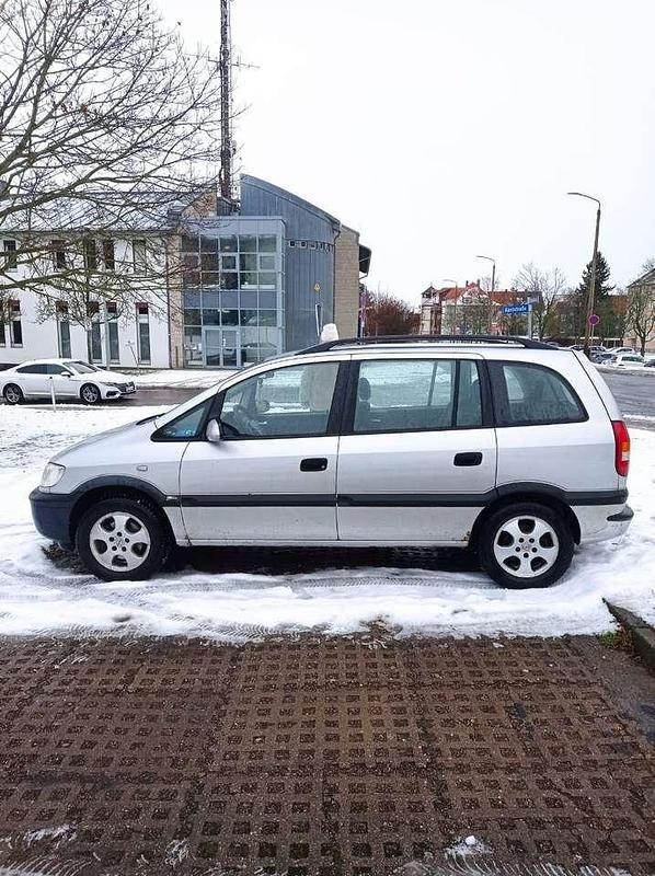 Gebraucht Opel Zafira 125 PS (91 kW) 2002 Van / Kleinbus