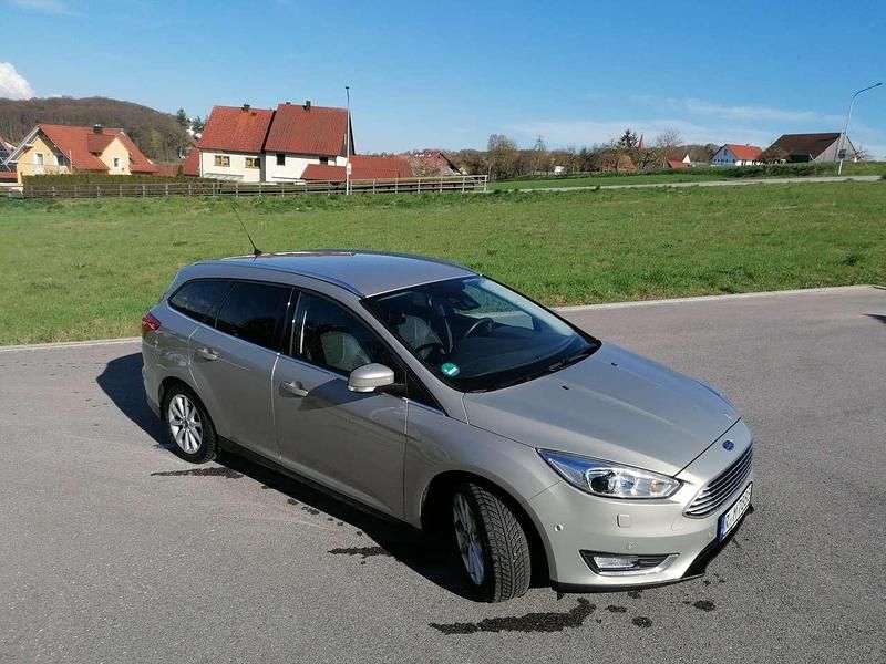 Gebraucht Ford Focus Titanium 150 PS (110 kW) 2015 Grau Kombi