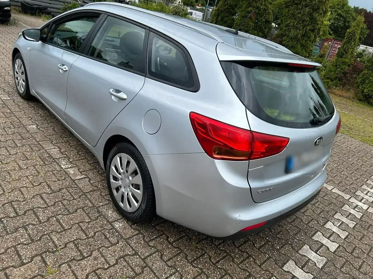 Gebraucht Kia Ceed 110 PS (80 kW) 2018 Silber Kleinwagen