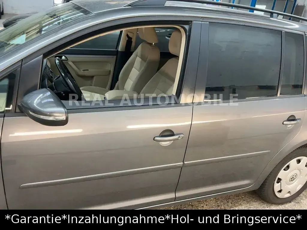 Gebraucht VW Touran 140 PS (102 kW) 2011 Grau Van / Kleinbus
