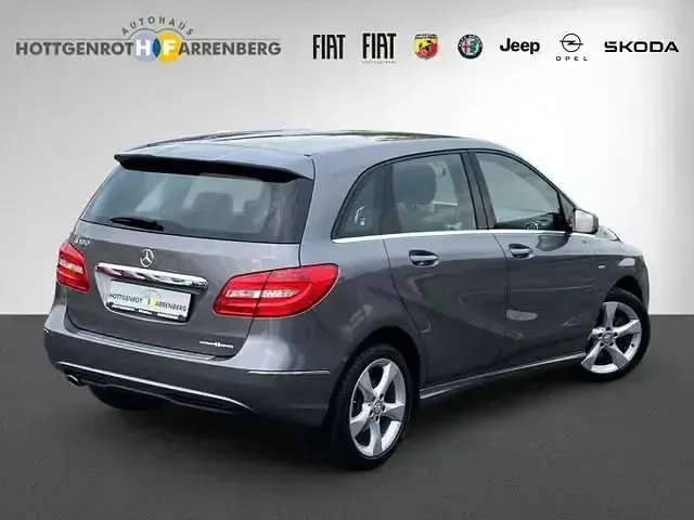 Gebraucht Mercedes B180 122 PS (89 kW) 2012 Grau Kleinwagen