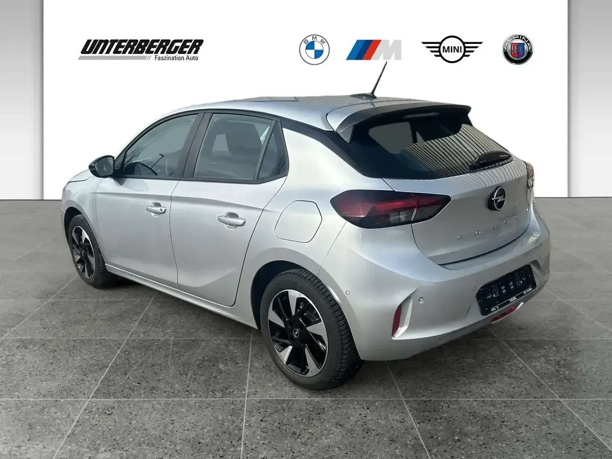Gebraucht Opel Corsa-e Edition 100 kW (136 PS) 2023 Kristall silber Kleinwagen