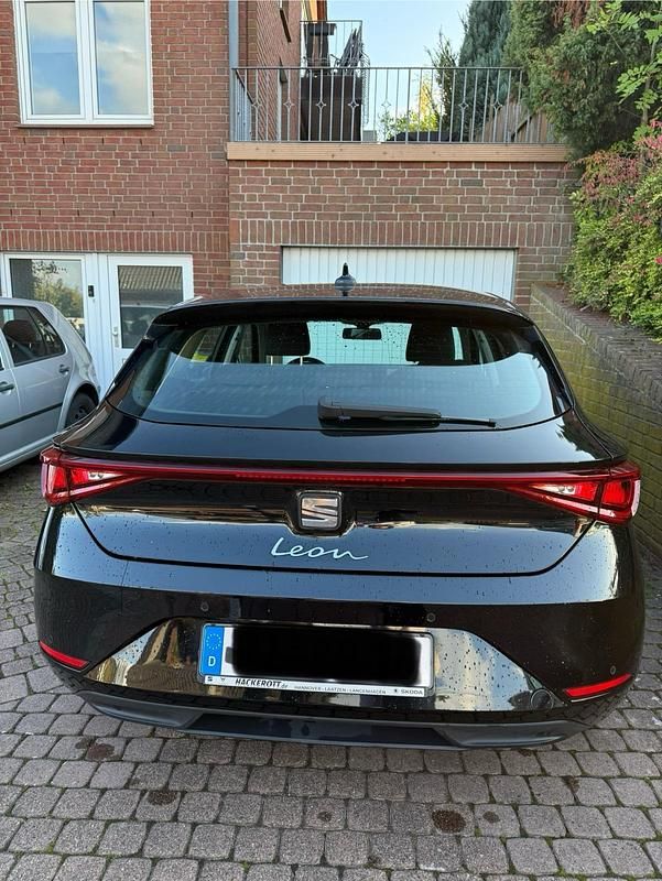 Schwarz Gebraucht 2021 Seat Leon Style Limousine | 19.000 € (Fairer Preis) - Bild 1/4