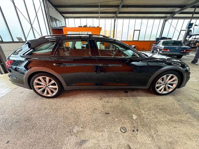 Gebraucht Audi A6 204 PS (150 kW) 2022 Brillantschwarz Kombi