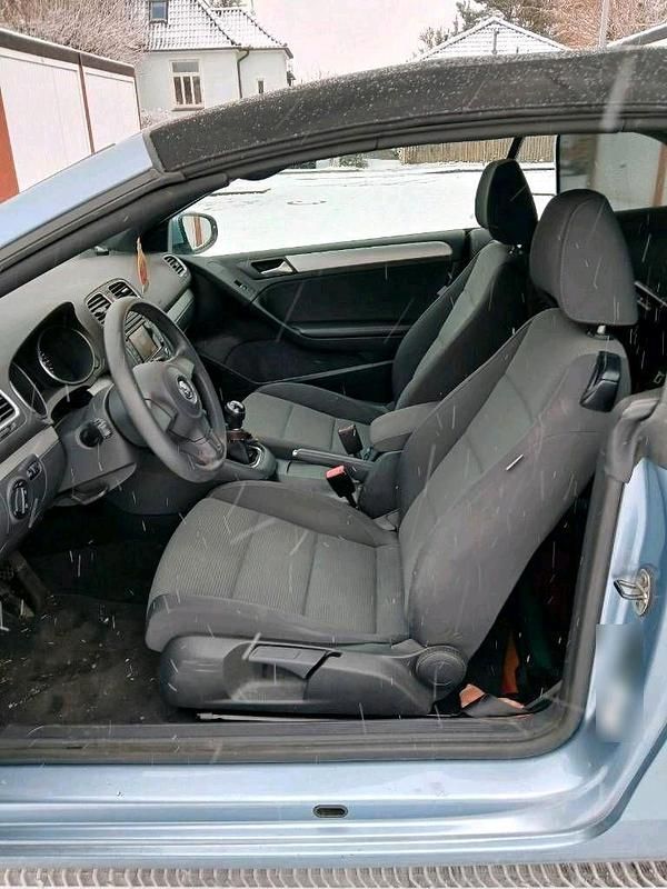 Gebraucht VW Golf Cabriolet 105 PS (77 kW) 2012 Blau Cabrio