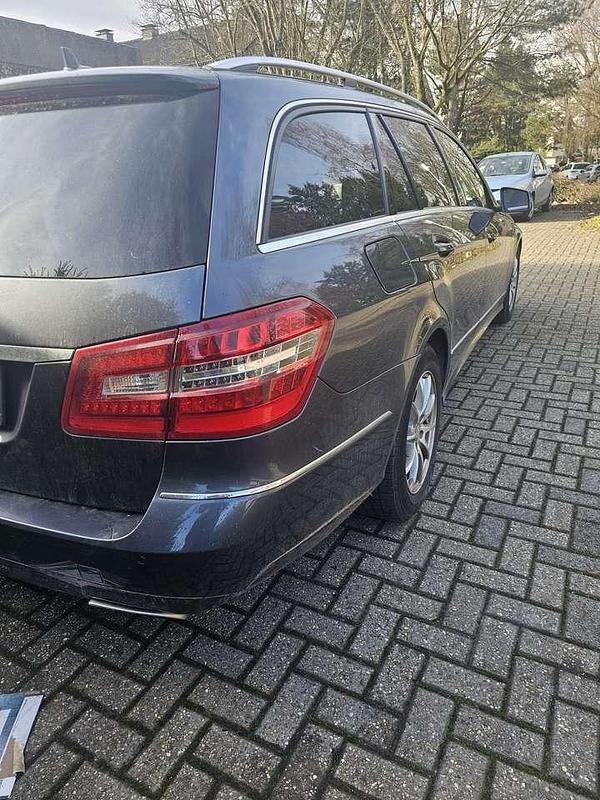 Gebraucht Mercedes E200 Avantgarde 184 PS (135 kW) 2012 Kombi