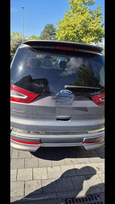 Gebraucht Ford Galaxy Business Edition 140 PS (102 kW) 2013 Braun Van / Kleinbus