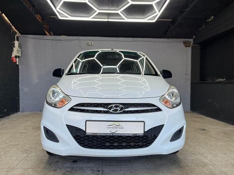 Gebraucht Hyundai i10 69 PS (50 kW) 2011 Weiß Kleinwagen
