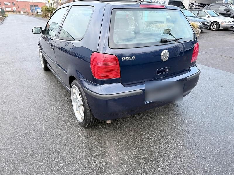 Gebraucht VW Polo 60 PS (44 kW) 2001 Blau Kleinwagen
