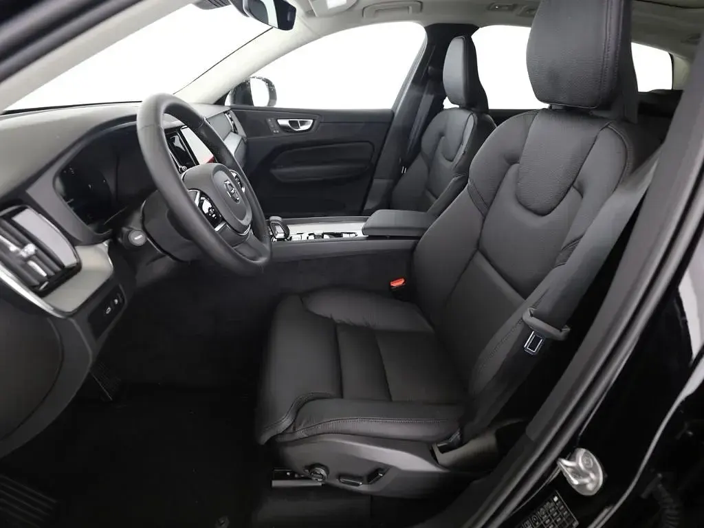 Gebraucht Volvo XC60 Plus 455 PS (334 kW) 2024 Onyx black / metallic SUV