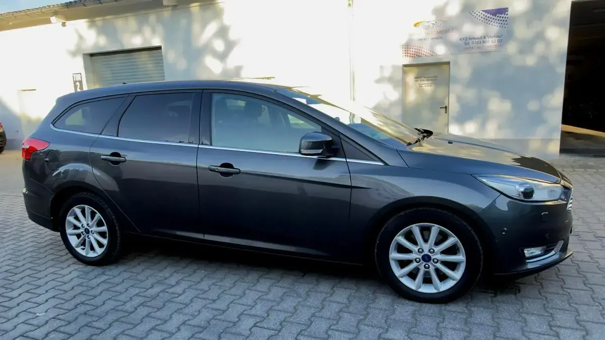 Gebraucht Ford Focus 150 PS (110 kW) 2017 Grau Kombi