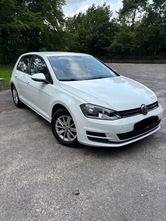 Weiß Gebraucht 2015 VW Golf VII Limousine | 7.199 € (Superpreis) - Bild 1/4