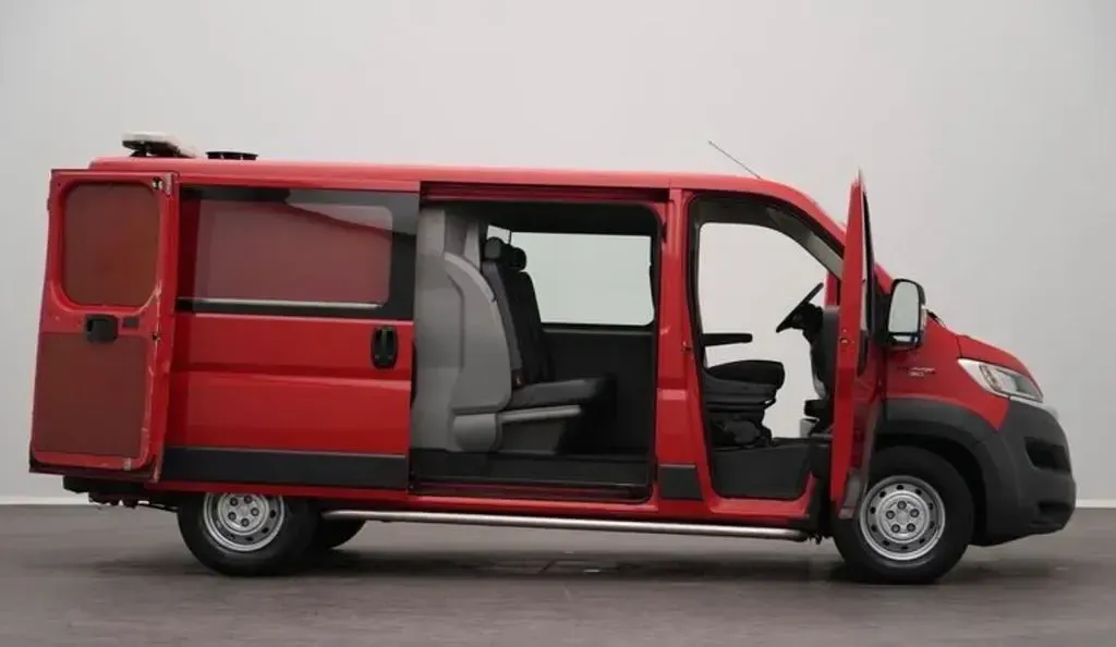 Gebraucht Fiat Ducato 131 PS (96 kW) 2016 Rot Van