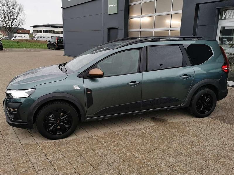 Gebraucht Dacia Jogger Extreme 110 PS (80 kW) 2025 Zederngrün Van / Kleinbus