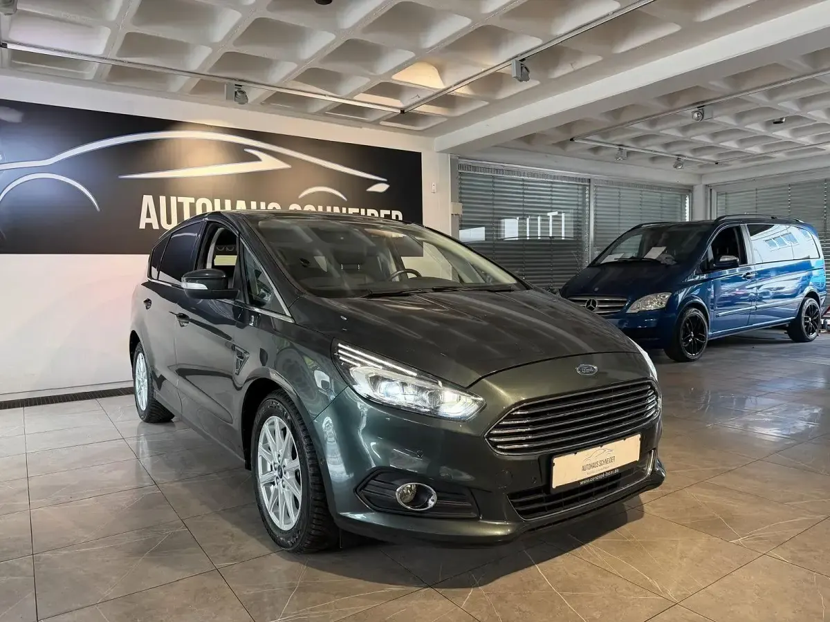 Gebraucht Ford S-MAX Titanium 190 PS (139 kW) 2019 Grün Van / Kleinbus