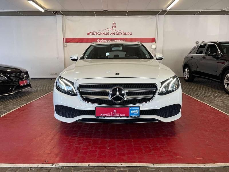 Gebraucht Mercedes E200 Avantgarde 150 PS (110 kW) 2017 Weiß Kombi
