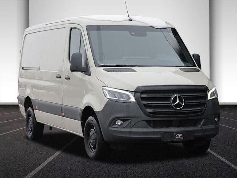 Gebraucht Mercedes Sprinter 170 PS (125 kW) 2024 Kieselgrau Van