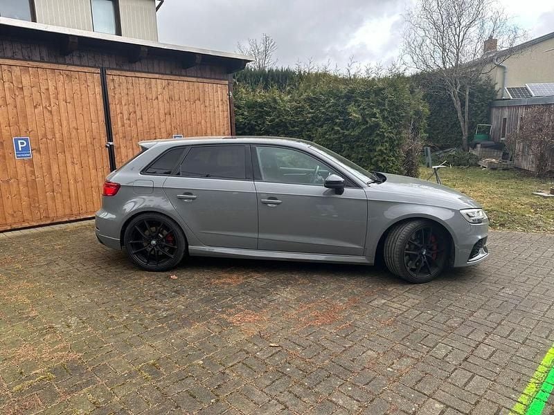 Gebraucht Audi RS3 Ambiente 400 PS (294 kW) 2017 Grau Limousine