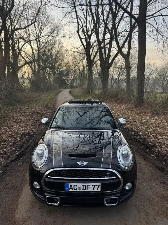 Używany Mini Cooper S 192 KM (141 kW) 2017 Czarny Hatchback