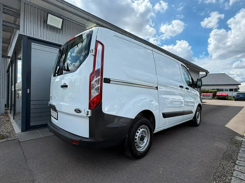 Gebraucht Ford Transit Custom 101 PS (74 kW) 2015 Frostweiß Van / Kleinbus