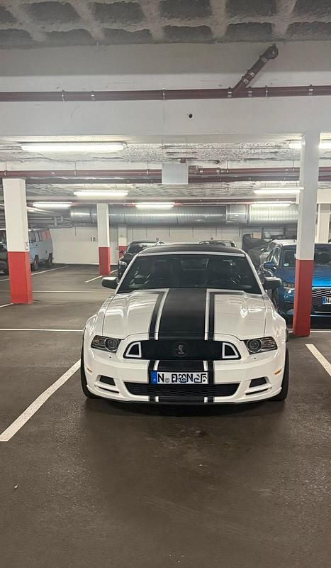 Weiß Gebraucht 2013 Ford Mustang Cabrio | 15.600 € (Fairer Preis) - Bild 1/4