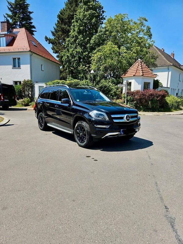 Schwarz Gebraucht 2015 Mercedes GL350 SUV | 35.999 € (Teuer) - Bild 1/4