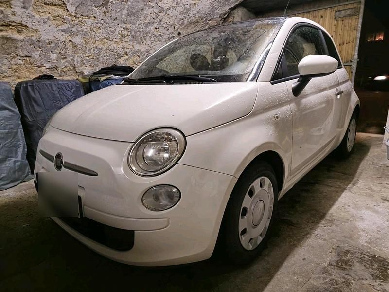 Weiß Gebraucht 2011 Fiat 500 Kleinwagen | 3.700 € (Guter Preis) - Bild 1/4