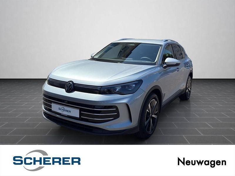 Silber Neu 2025 VW Tiguan Elegance SUV | 57.385 € - Bild 1/4