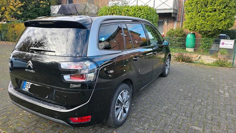Schwarz Gebraucht 2015 Citroën C4 Picasso Exclusive Van / Kleinbus | 9.999 € (Teuer) - Bild 1/4