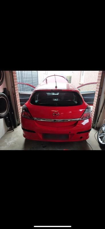Gebraucht Opel Astra GTC 110 PS (80 kW) 2007 Rot Kombi