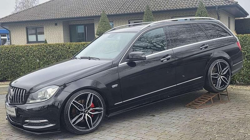 Gebraucht Mercedes C350 265 PS (194 kW) 2011 Schwarz  unilack Kombi