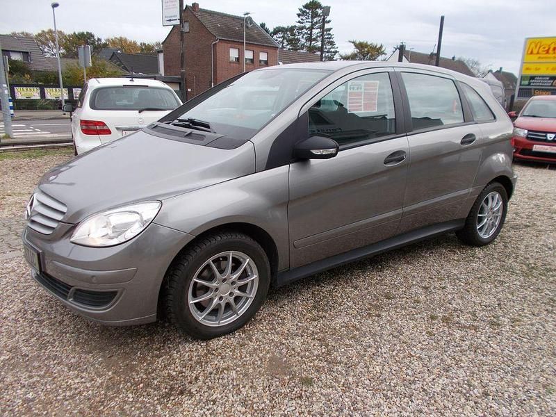 Kometgrau Gebraucht 2007 Mercedes B200 Van / Kleinbus | 4.990 € (Fairer Preis) - Bild 1/4