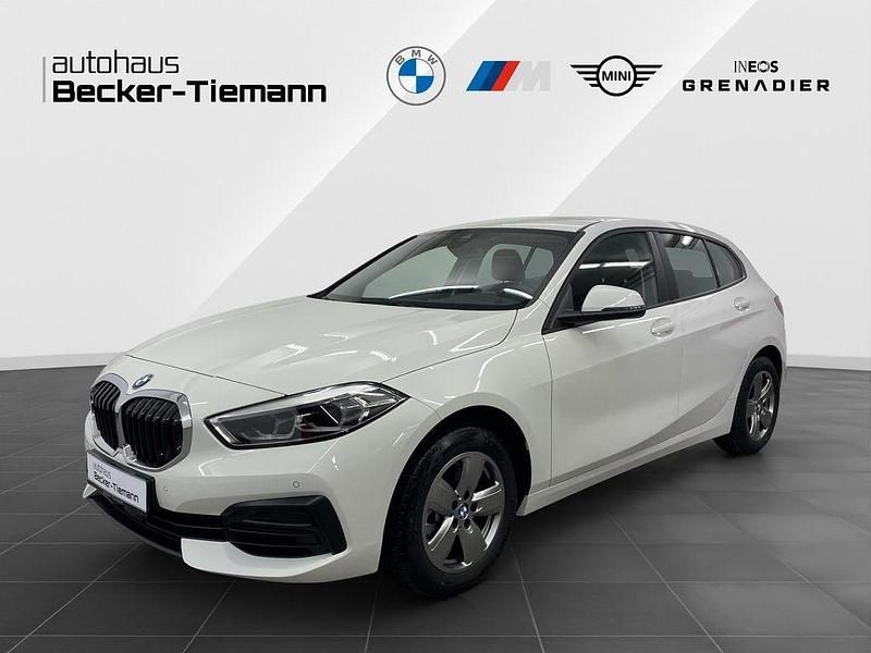 Alpinweiß uni Gebraucht 2024 BMW 116 Advantage Kleinwagen | 23.911 € (Fairer Preis) - Bild 1/4