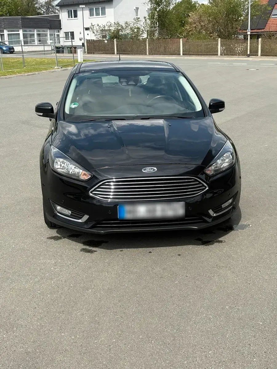 Gebraucht Ford Focus Titanium 150 PS (110 kW) 2015 Schwarz Limousine