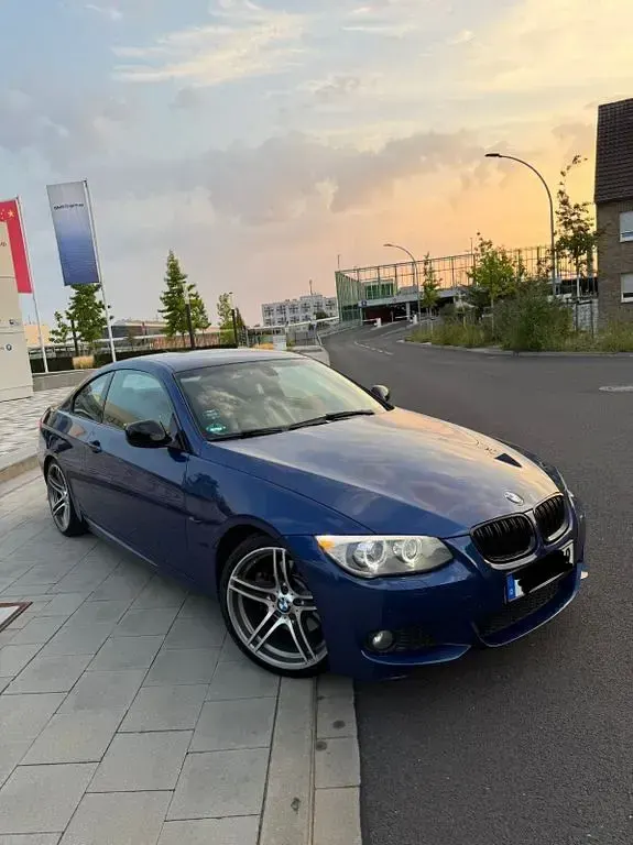 Gebraucht BMW 325 M Sport 204 PS (150 kW) 2012 Blau Coupé