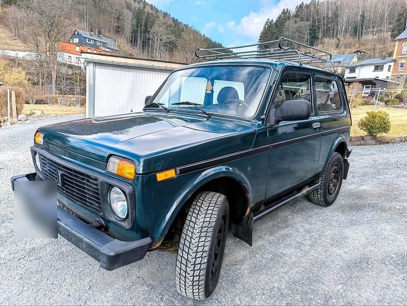Gebraucht Lada niva 83 PS (61 kW) 2010 Grün SUV