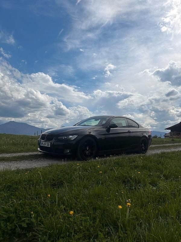 Schwarz Gebraucht 2007 BMW 320 Sport Line Coupé | 8.500 € (Teuer) - Bild 1/4
