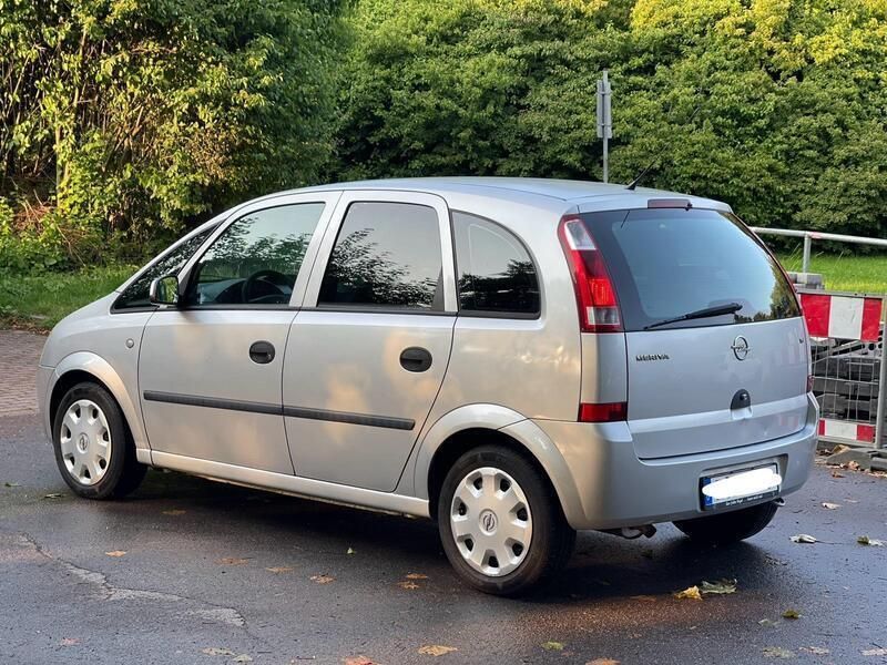 Silber Gebraucht 2004 Opel Meriva Van / Kleinbus | 2.000 € (Fairer Preis) - Bild 1/4