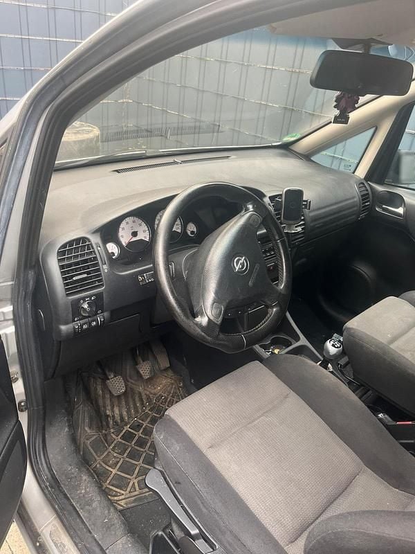 Gebraucht Opel Zafira 140 PS (102 kW) 2004 Silber Van / Kleinbus