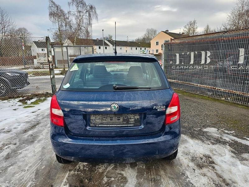 Gebraucht Skoda Fabia Classic 69 PS (50 kW) 2012 Blau Limousine