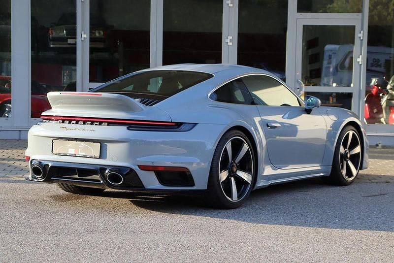 Gebraucht Porsche 992 Sport 551 PS (405 kW) 2023 Grau Coupé