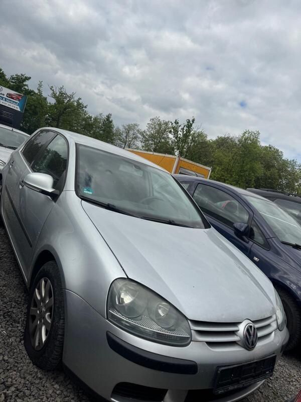 Silber Gebraucht 2004 VW Golf V Kleinwagen | 1.200 € (Superpreis) - Bild 1/4