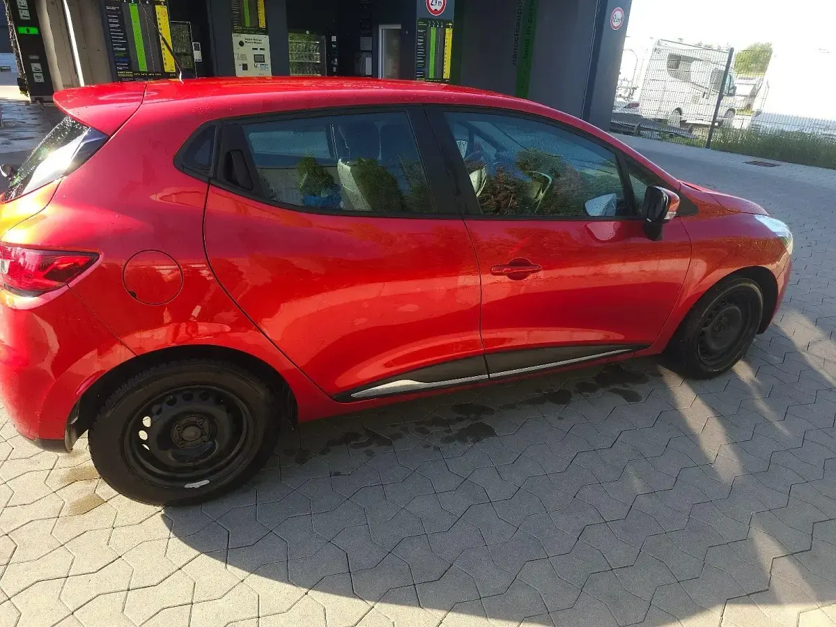 Gebraucht Renault Clio IV LIMITED 90 PS (66 kW) 2015 Rot Limousine