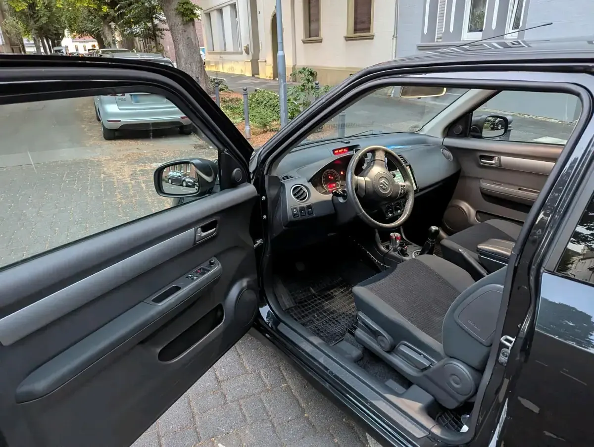 Gebraucht Suzuki Swift 93 PS (68 kW) 2009 Schwarz Kleinwagen