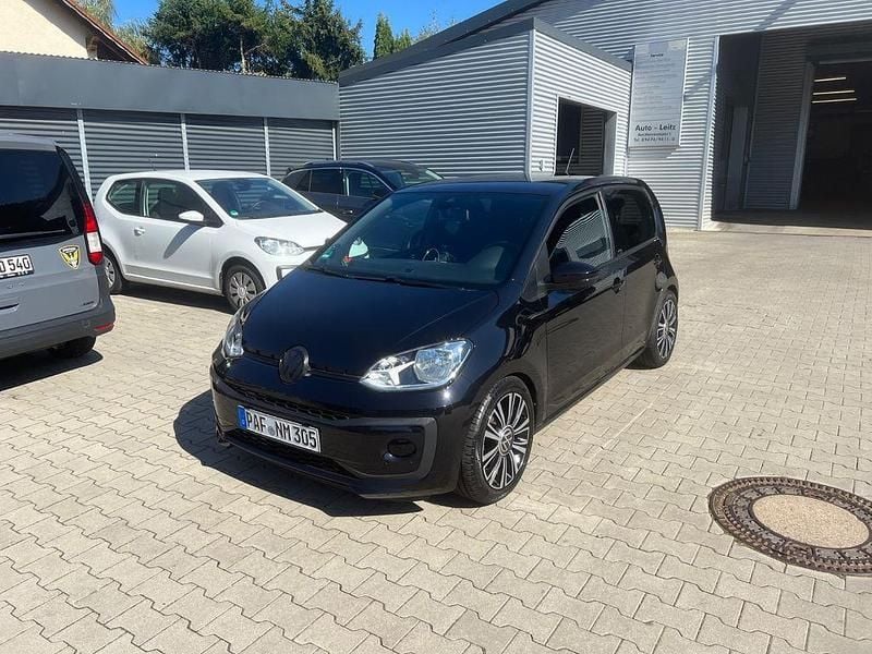 Usado VW up! United 60 CV (44 kW) 2020 Negro Utilitario