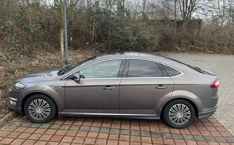 Gebraucht Ford Mondeo Titanium S 239 PS (175 kW) 2011 Braun Limousine