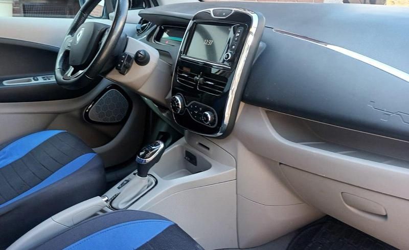 Gebraucht Renault Zoe 64 kW (88 PS) 2015 Weiß Kleinwagen