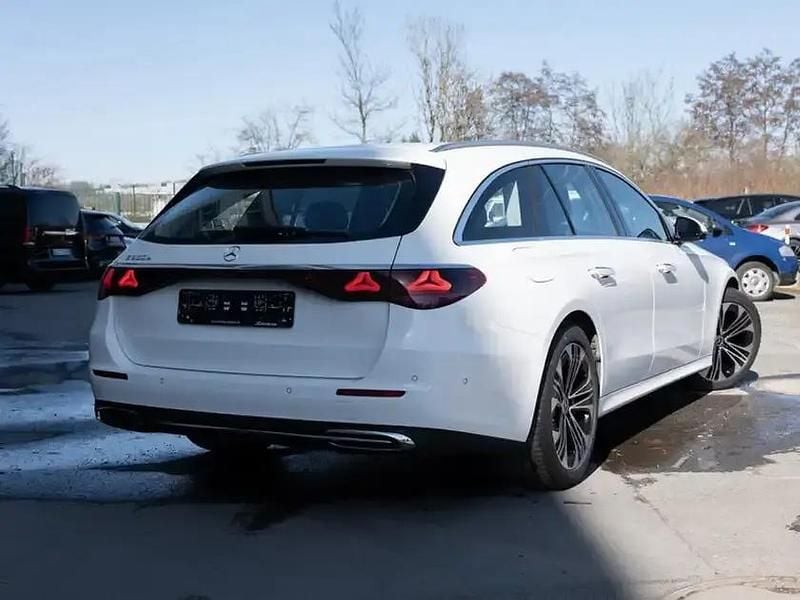 Gebraucht Mercedes E300 Avantgarde 313 PS (230 kW) 2024 Weiss polarweiß Kombi