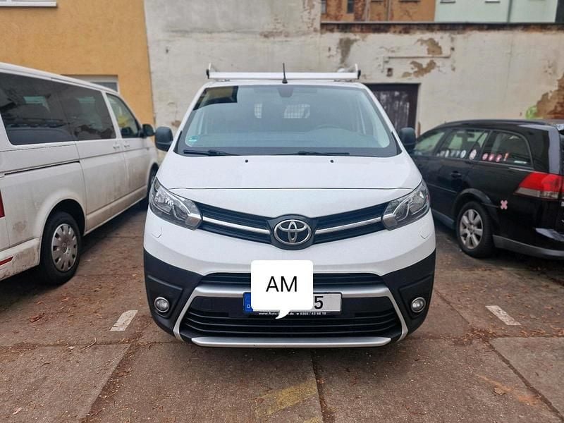 Weiß Gebraucht 2019 Toyota Proace Van / Kleinbus | 14.999 € (Guter Preis) - Bild 1/2