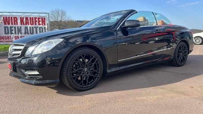 Gebraucht Mercedes E200 184 PS (135 kW) 2012 Schwarz Cabrio